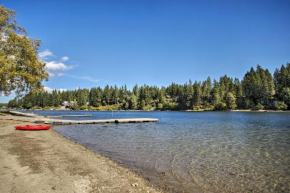 The Lake House in Rathdrum with Beach and Fire Pit